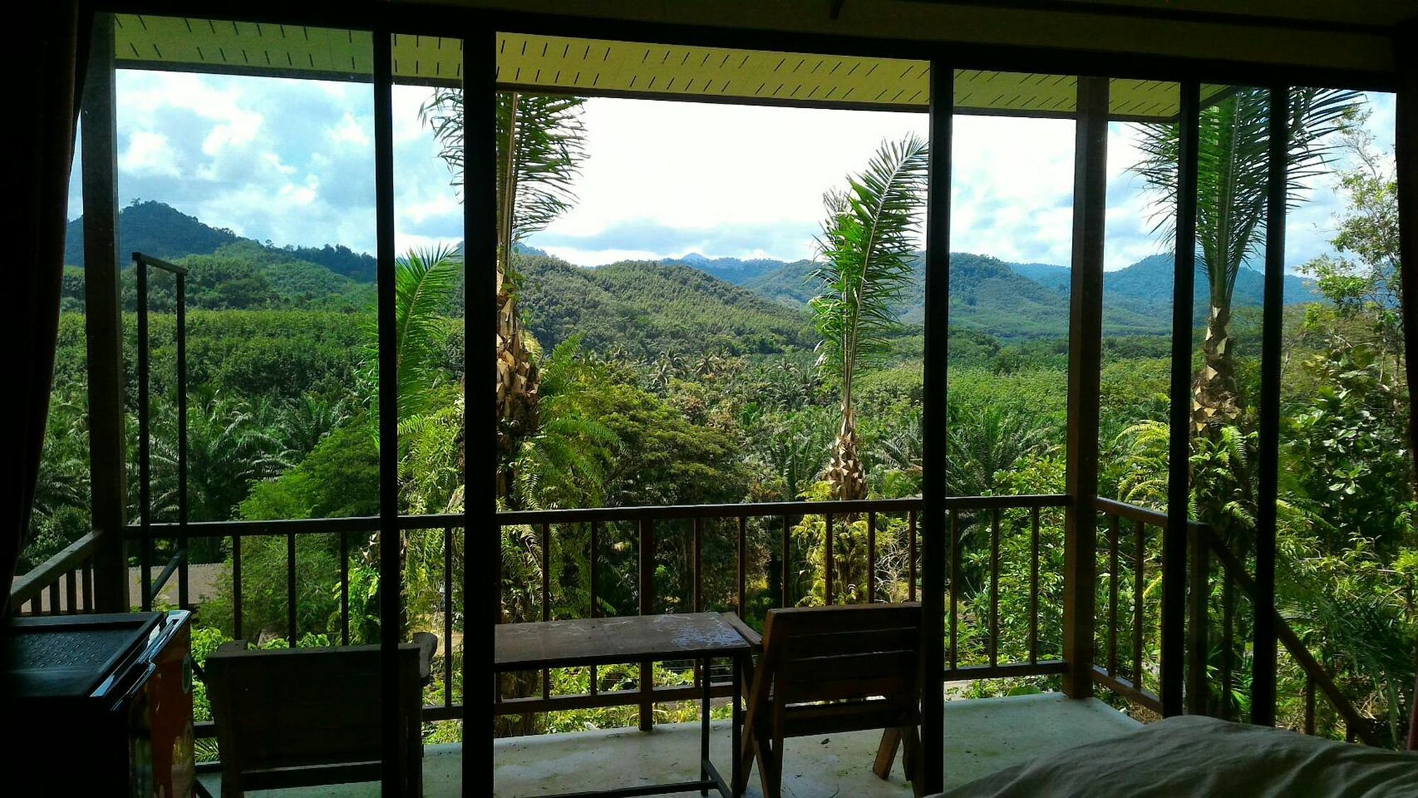 Готель Khao Sok Horizon Phanom Екстер'єр фото